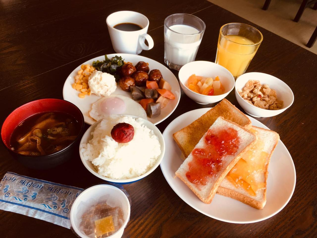 אטאמי Onsen Hostel Hinoemi מראה חיצוני תמונה