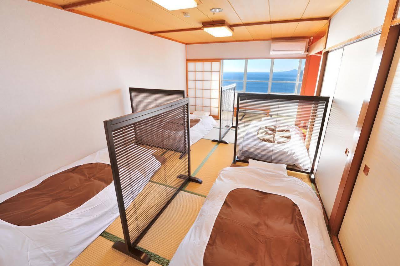 אטאמי Onsen Hostel Hinoemi מראה חיצוני תמונה