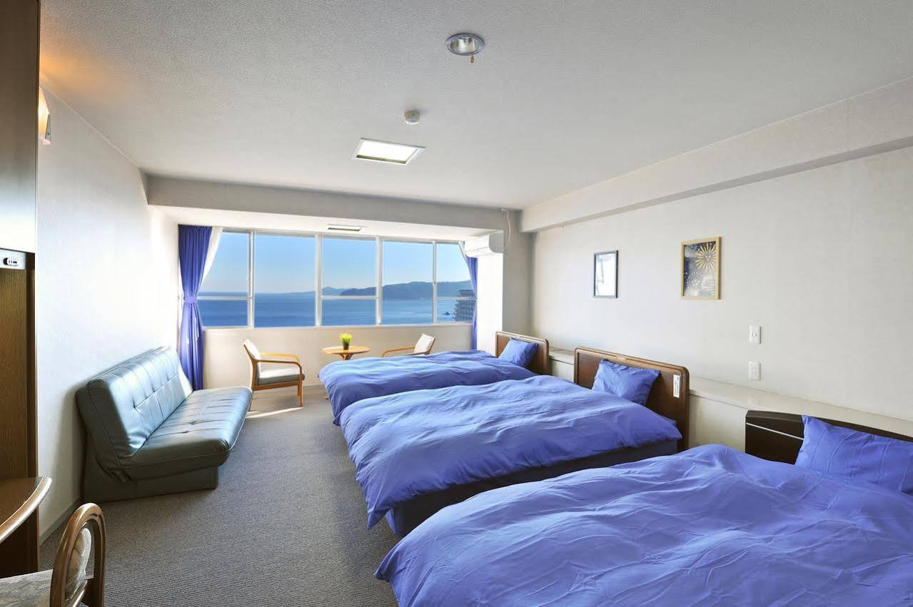 אטאמי Onsen Hostel Hinoemi מראה חיצוני תמונה
